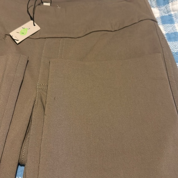 NEW NIC+ZOE WONDERSTRETCH POCKET STRAIGHT LEG PANT Color
MUSHROOM - Picture 14 of 17